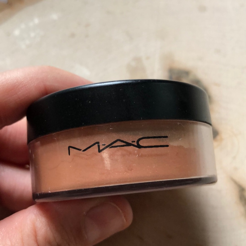 MAC Cosmetics Iridescent Loose Powder